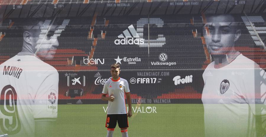 Presentación de Munir, nuevo jugador del Valencia CF