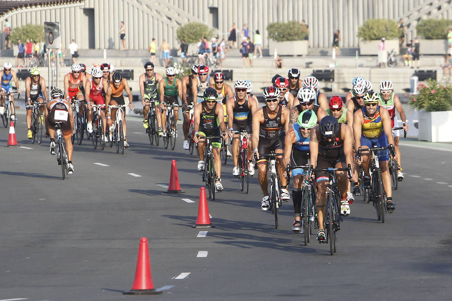 Fotos del triatlón en la Marina Real (domingo 11 de septiembre)