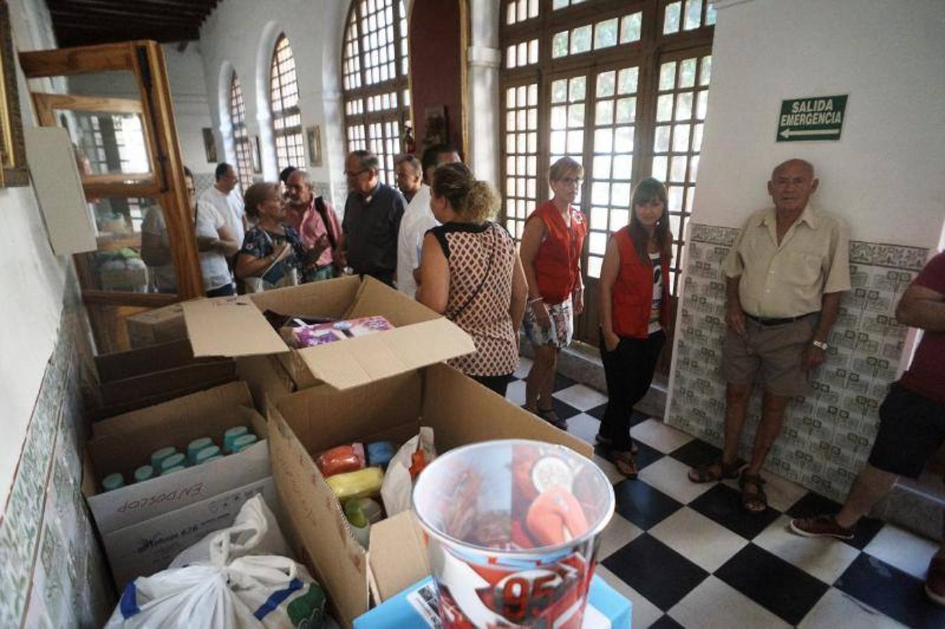 Cruz Roja, La Chumbera y Cáritas recogen el material escolar de la campaña solidaria