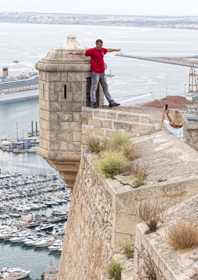 Llegada de crucero a Alicante y lleno en el castillo de Santa Bárbara