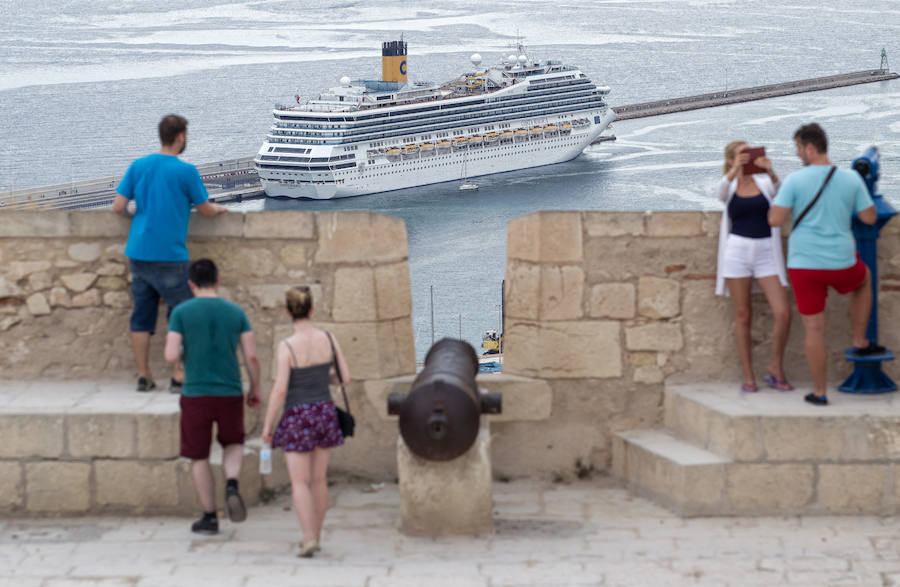 Llegada de crucero a Alicante y lleno en el castillo de Santa Bárbara