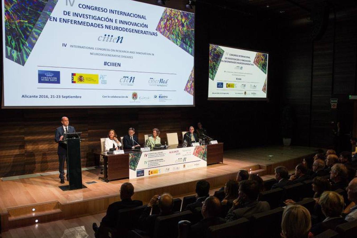 La Reina Sofía preside un congreso de enfermedades neurodegenerativas en Alicante