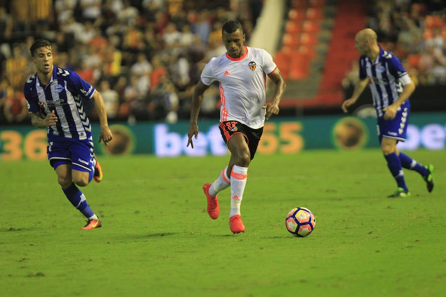 Las fotos de la victoria del Valencia ante el Alavés por 2-1