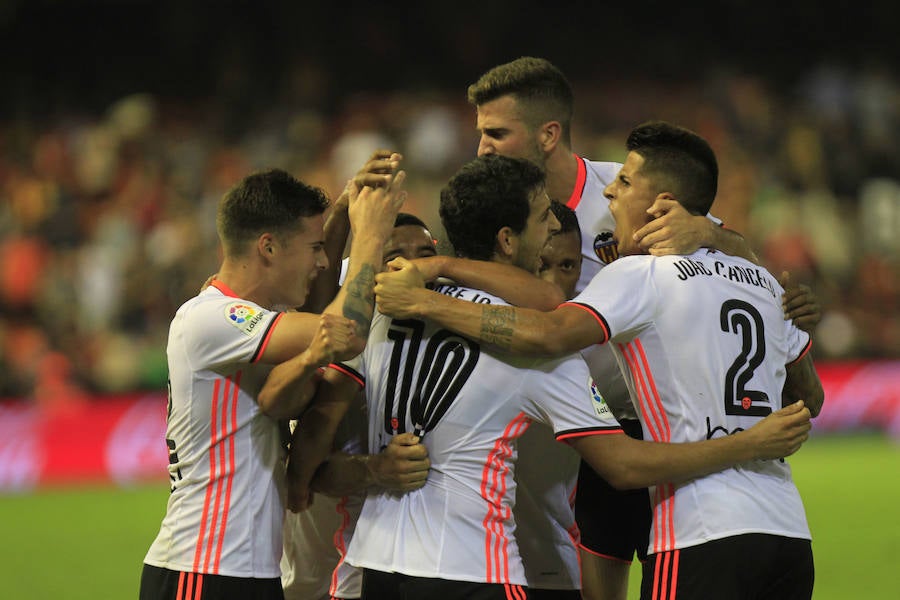 Las fotos de la victoria del Valencia ante el Alavés por 2-1