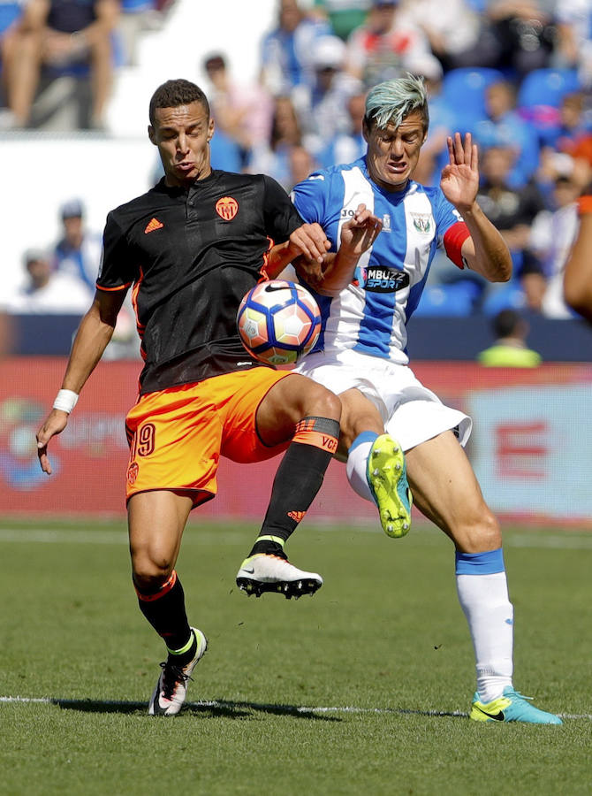 Las fotos de la victoria del Valencia en Butarque ante el Leganés (1-2)