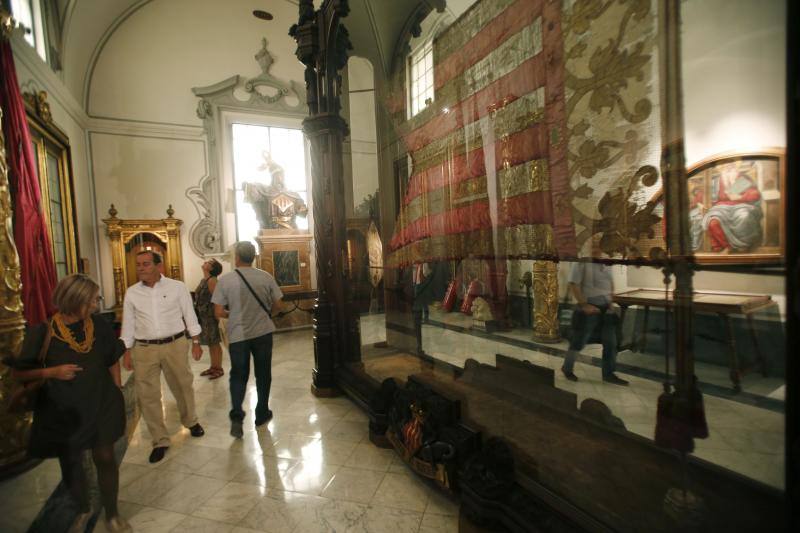 Día de puertas abiertas en el Ayuntamiento de Valencia donde se expone la Real Senyera