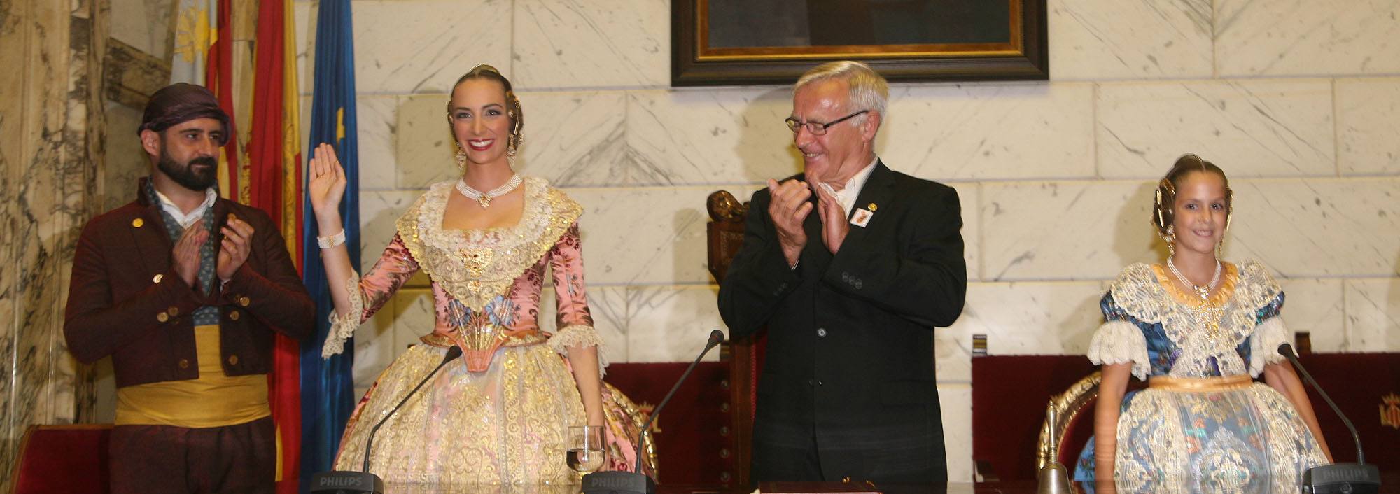 Fotos de la proclamación de Raquel Alario y Clara Parejo como falleras mayores de Valencia 2017