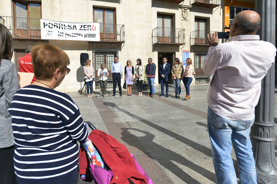 Lectura del manifiesto por la &#039;Pobreza cero&#039;