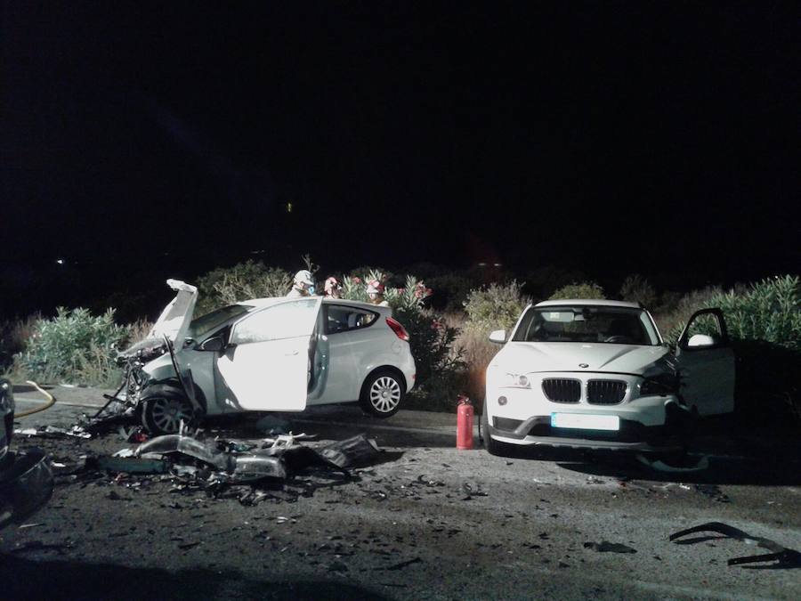 Una mujer muerta y un herido al chocar frontalmente en la carretera de acceso a Dénia