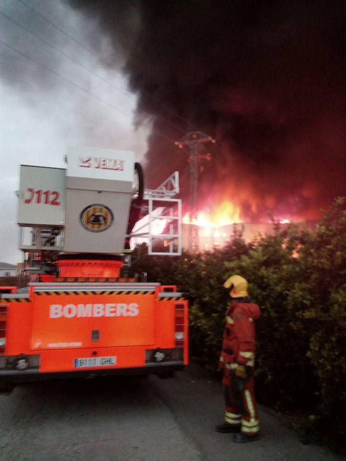 Fotos del incendio en Benimuslem