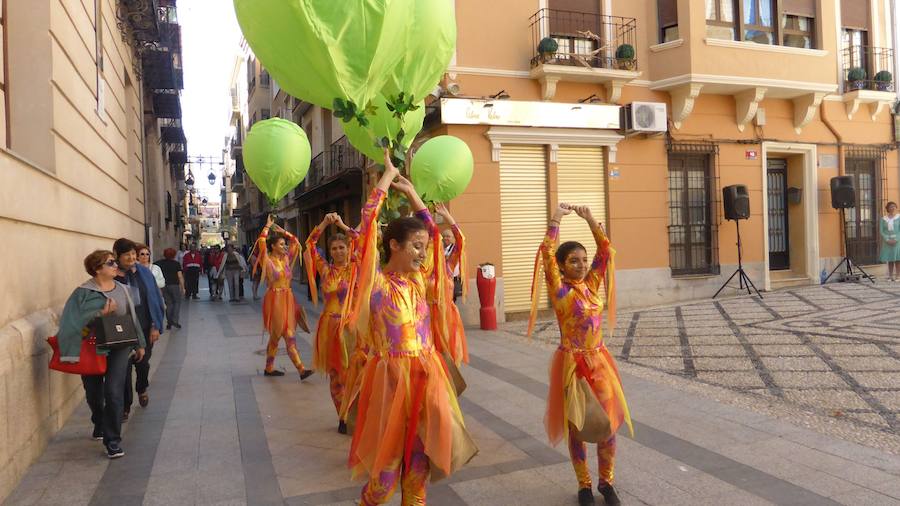Orihuela mantiene su deuda con el poeta