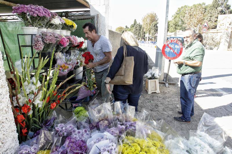 Preparativos previos al día de Todos los Santos