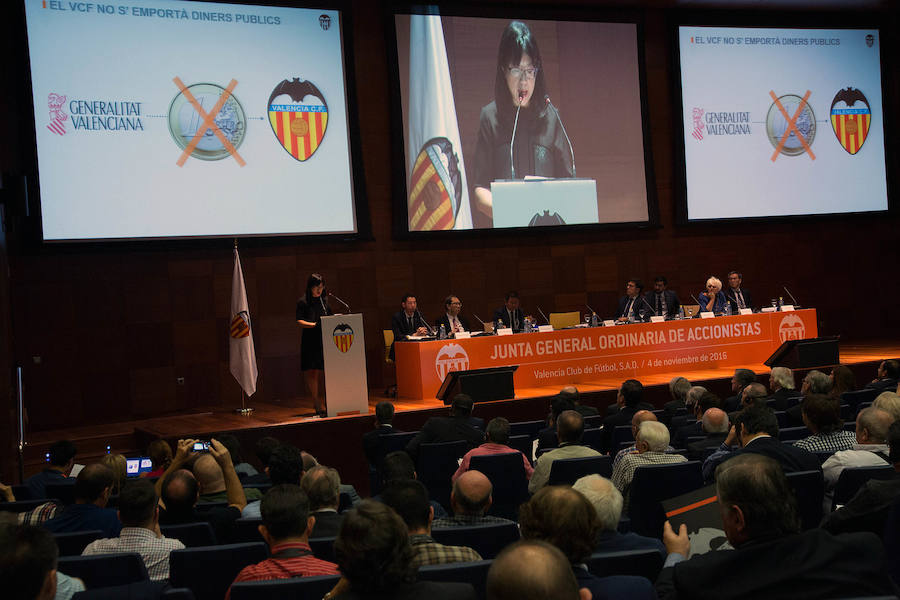 Las imágenes de la junta de accionistas del Valencia CF