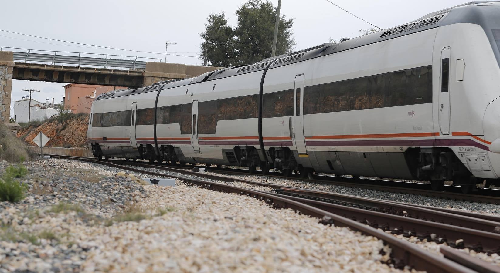 Fotos de la línea de tren Valencia-Zaragoza