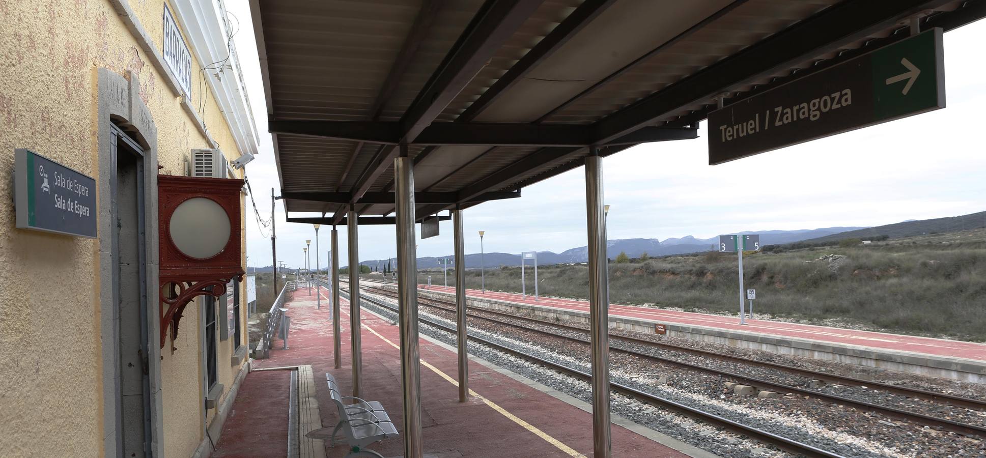 Fotos de la línea de tren Valencia-Zaragoza