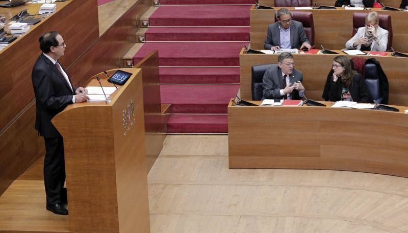 Las imágenes del Pleno de Les Corts