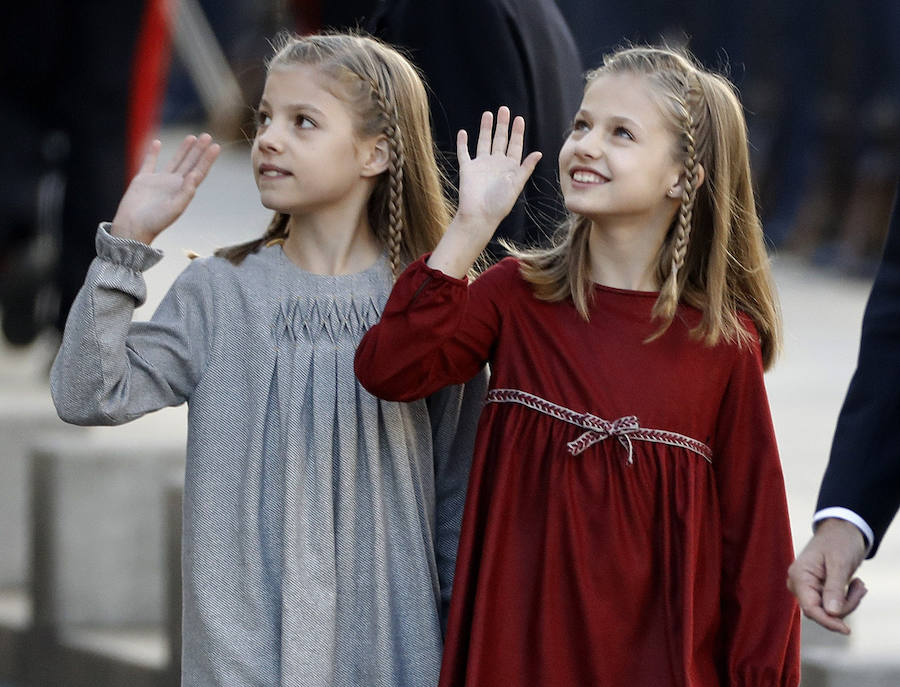 Fotos de Leonor y Sofía, protagonistas en el Congreso