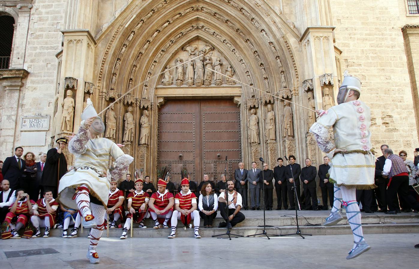 El Tribunal de las Aguas de Valencia y Festes Mare de Déu de la Salut en Algemesí