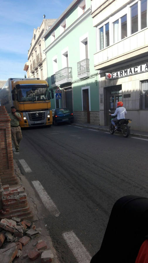 Fotos del accidente de un camión en Pedralba