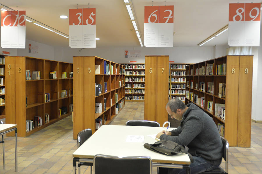 Visita del alcalde del Elche a la Biblioteca San José