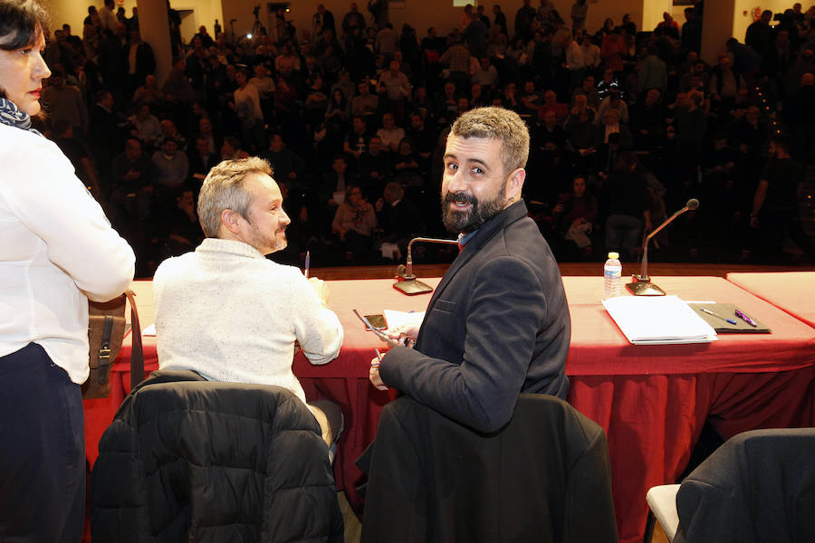 Fotos de la asamblea de los presidentes de fallas