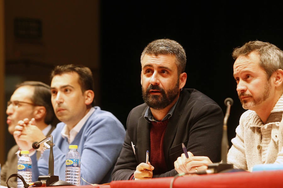 Fotos de la asamblea de los presidentes de fallas