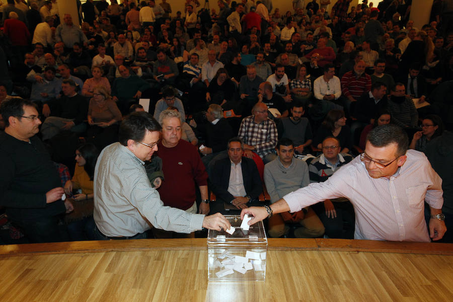 Fotos de la asamblea de los presidentes de fallas