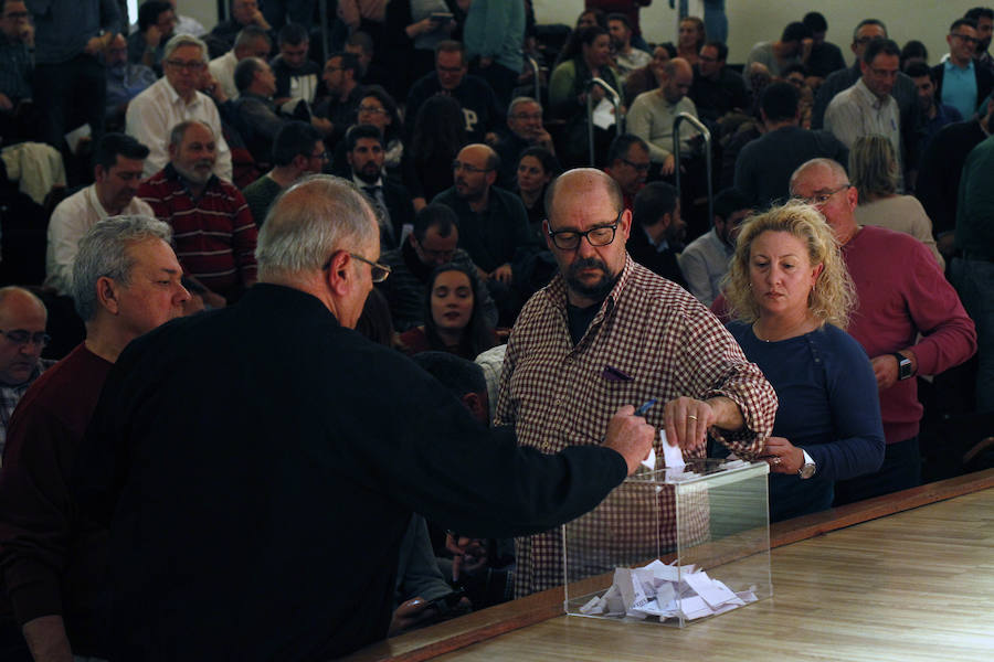 Fotos de la asamblea de los presidentes de fallas