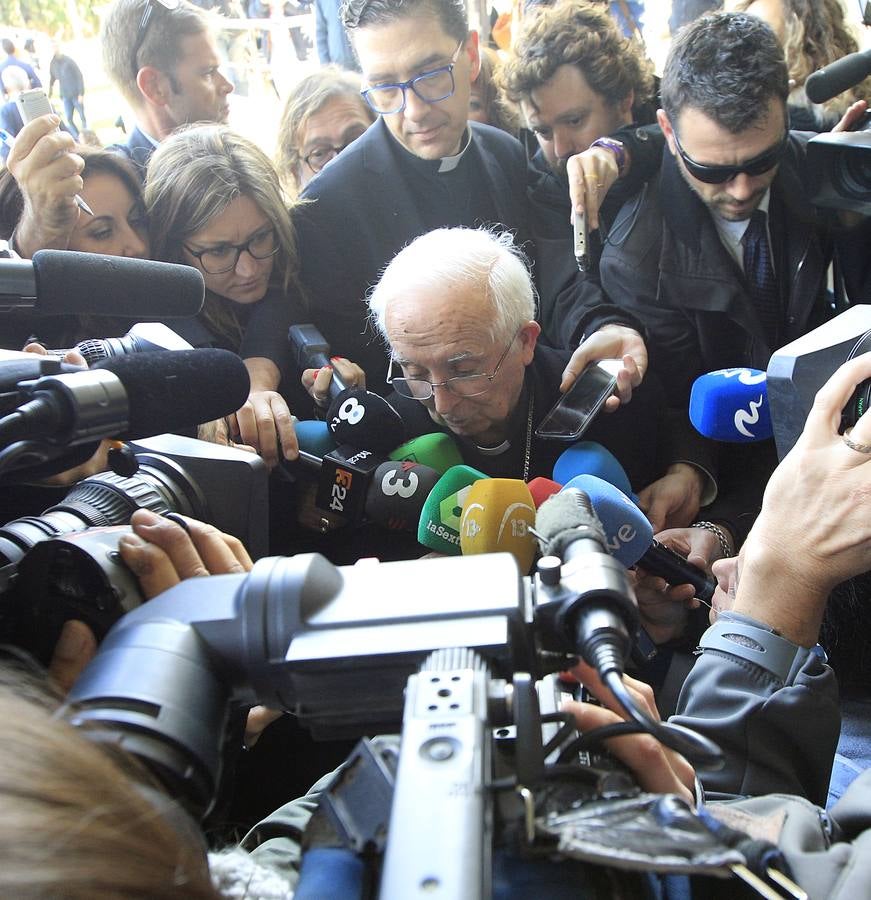 Fotos del funeral de Rita Barberá en el Tanatorio de Valencia