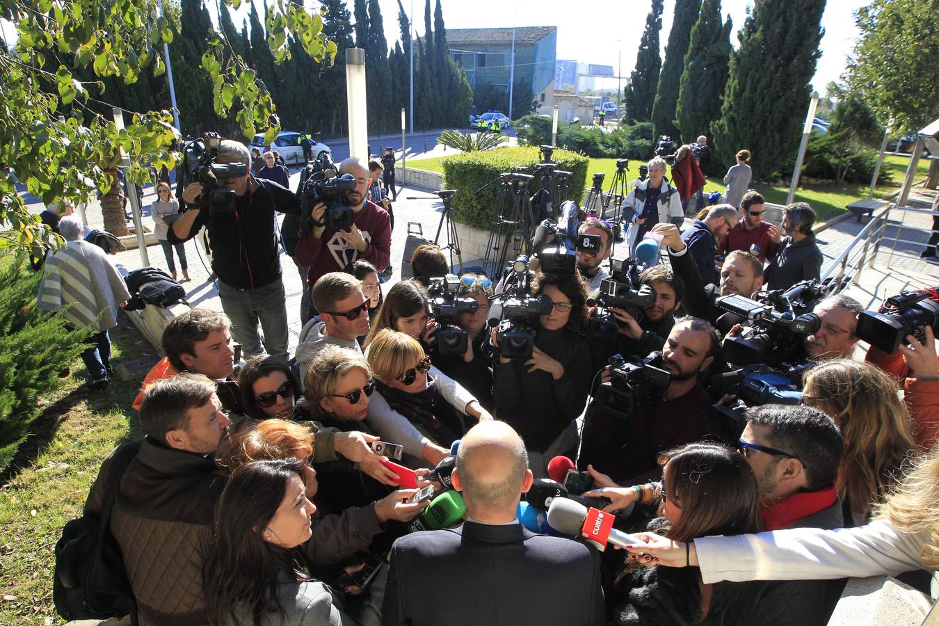 Fotos del funeral de Rita Barberá en el Tanatorio de Valencia