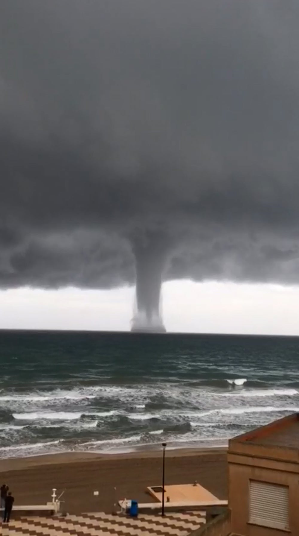 Fotos del tornado que se ha formado frente a Sueca y El Perelló