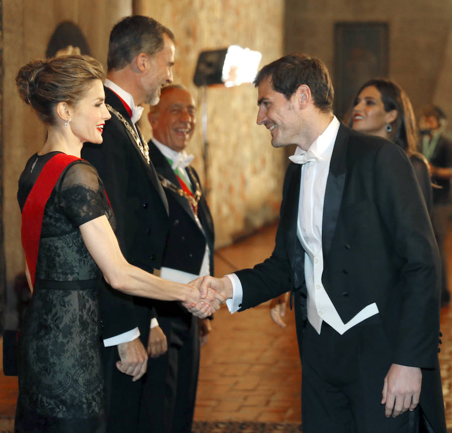 Fotos de Iker Casillas y Sara Carbonero con los Reyes en Portugal