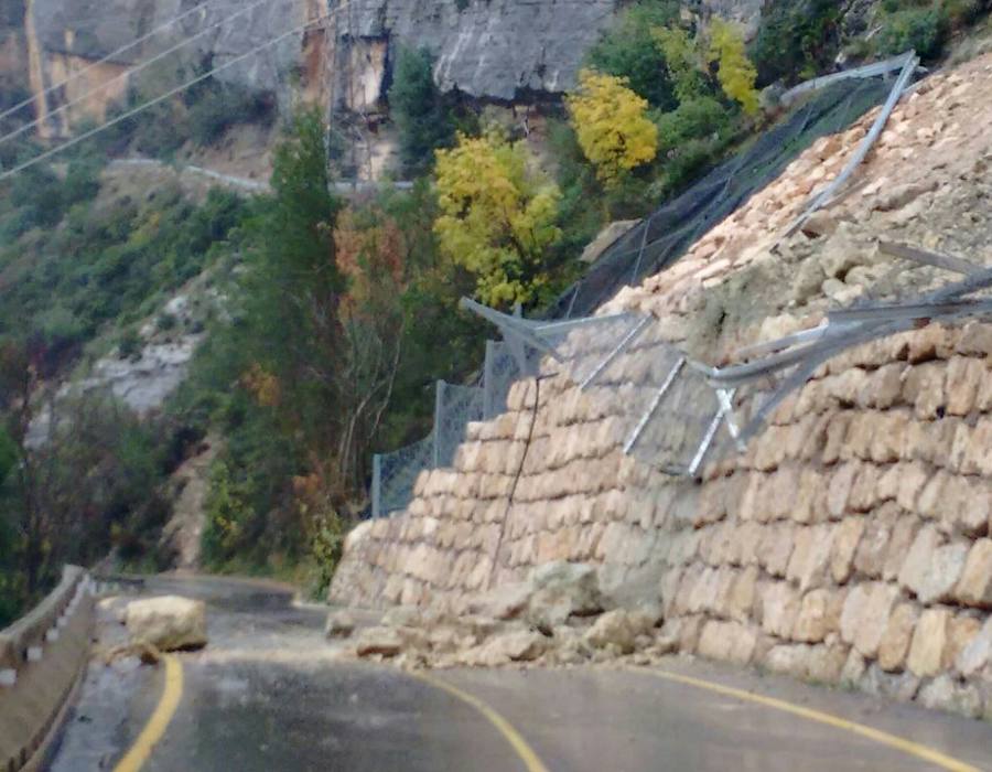 Fotos de un nuevo desprendimiento en la carretera de Cortes de Pallás