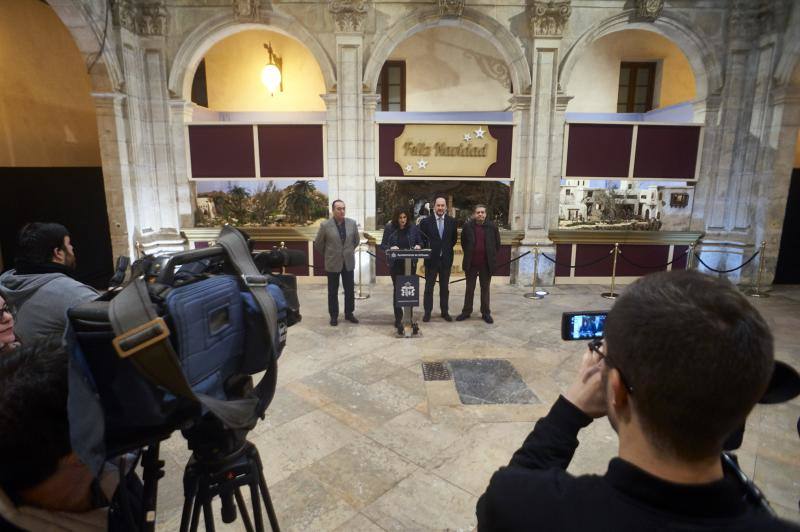 La inauguración del belén municipal en el Palacio Episcopal de Orihuela