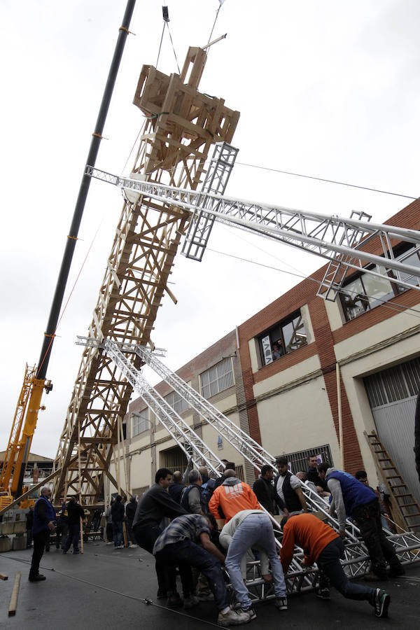 Fotos de la planta de prueba de la falla del ayuntamiento en Ciutat Fallera