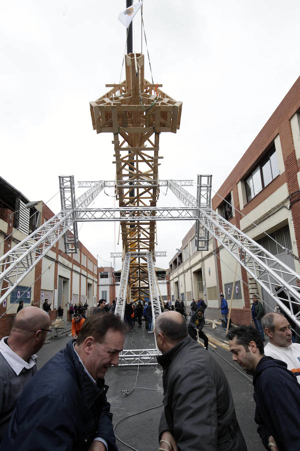 Fotos de la planta de prueba de la falla del ayuntamiento en Ciutat Fallera