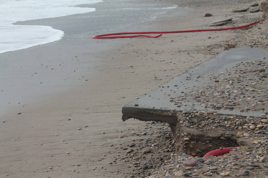 Fotos del paseo marítimo de Almenara tras la gota fría