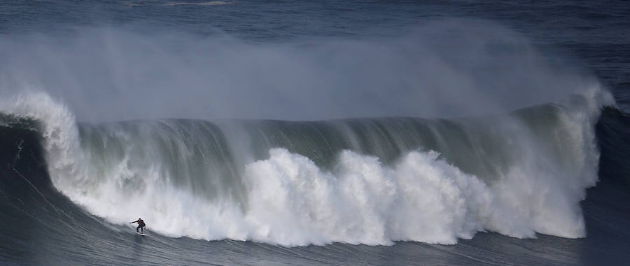 Fotos de Nazare, el mejor lugar del mundo para surfear