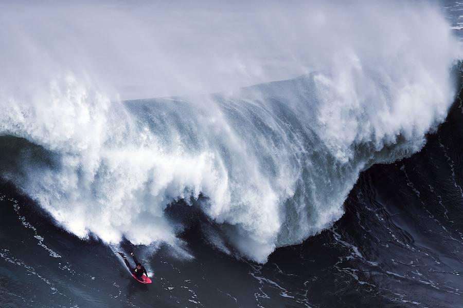 Fotos de Nazare, el mejor lugar del mundo para surfear