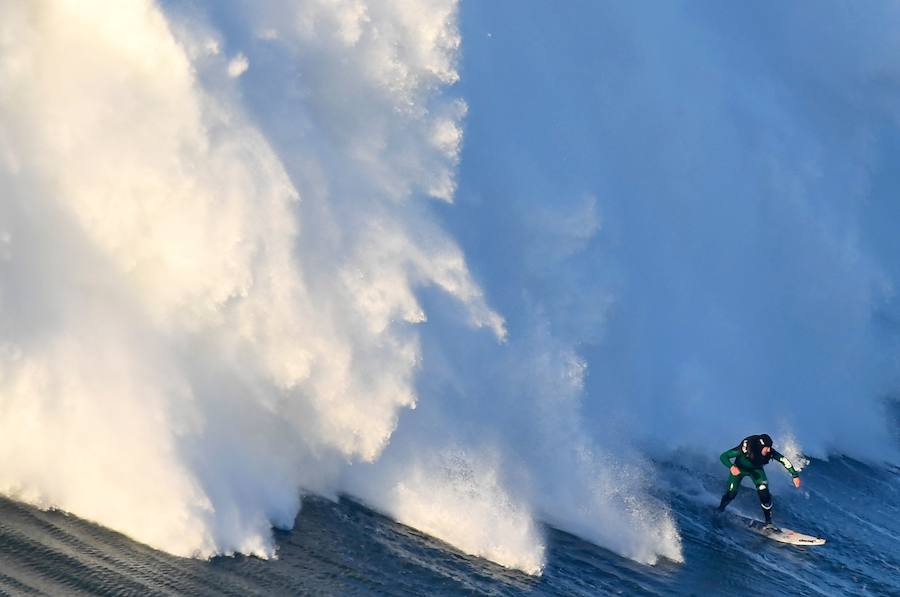 Fotos de Nazare, el mejor lugar del mundo para surfear