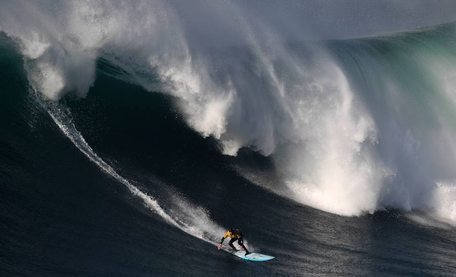 Fotos de Nazare, el mejor lugar del mundo para surfear