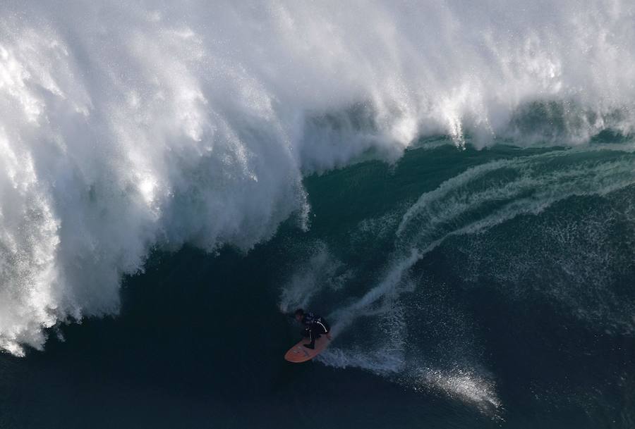 Fotos de Nazare, el mejor lugar del mundo para surfear