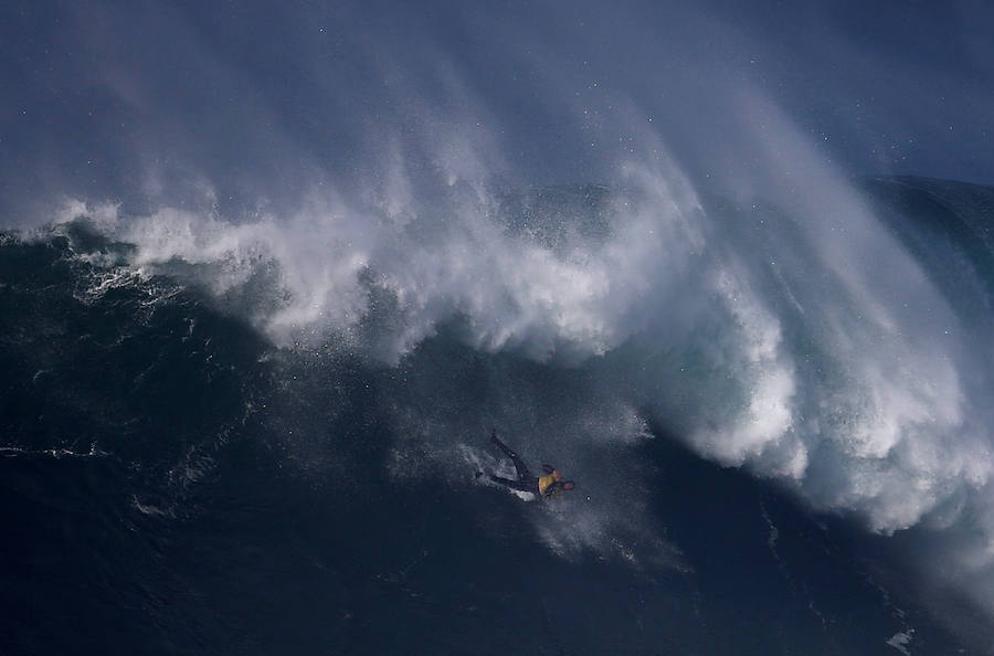 Fotos de Nazare, el mejor lugar del mundo para surfear