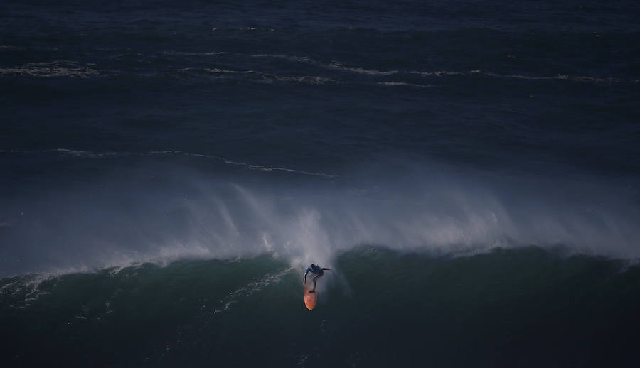 Fotos de Nazare, el mejor lugar del mundo para surfear