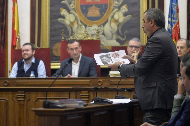 Imágenes del pleno del Ayuntamiento de Elche