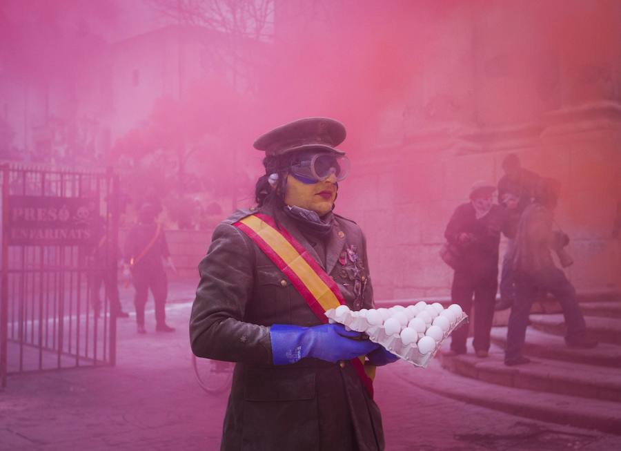 Fotos de la fiesta de &#039;Els enfarinats&#039; de Ibi