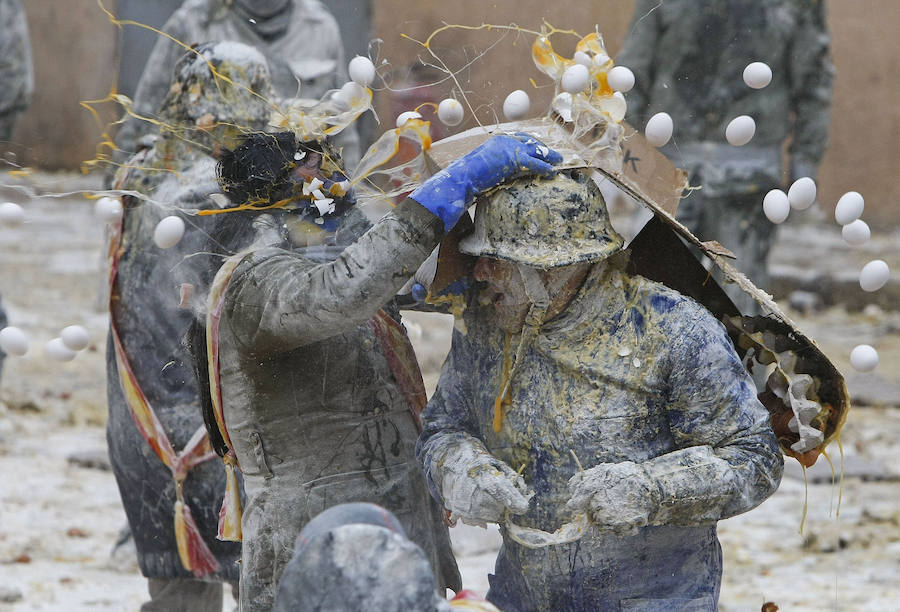 Fotos de la fiesta de &#039;Els enfarinats&#039; de Ibi