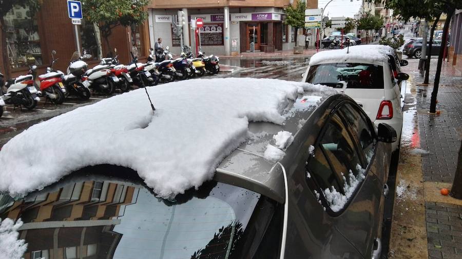 La nieve en Dénia y Xàbia se convierte en hielo