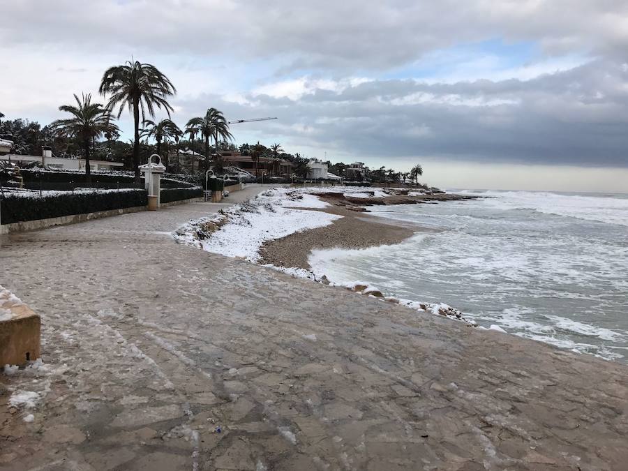 La nieve en Dénia y Xàbia se convierte en hielo