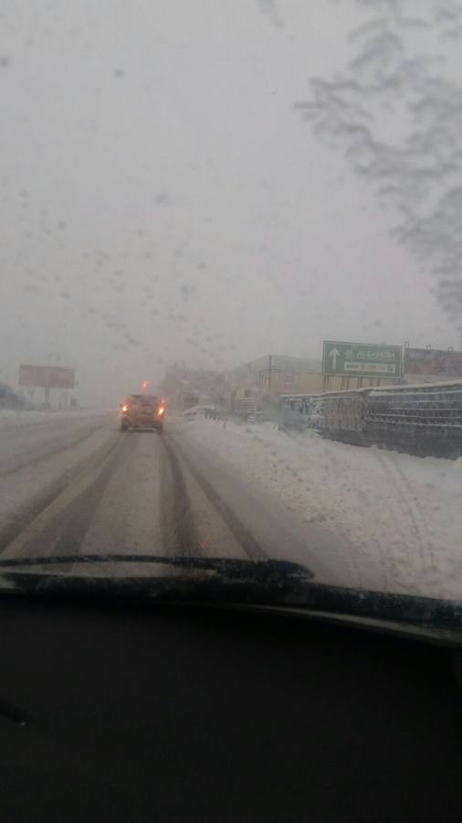 Carreteras con nieve en la Comunitat por el temporal de frío